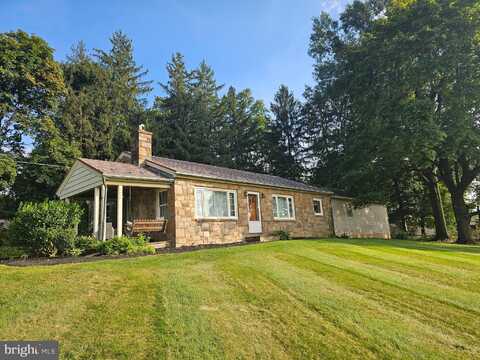 1531 N READING ROAD, STEVENS, PA 17578