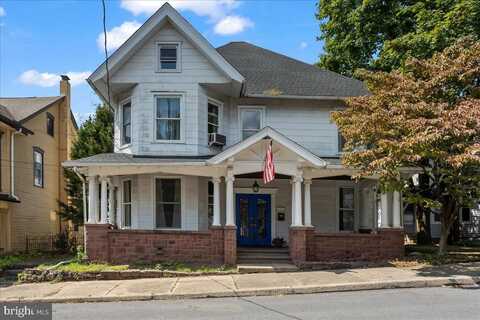 132 N EAST STREET, WILLIAMSTOWN, PA 17098