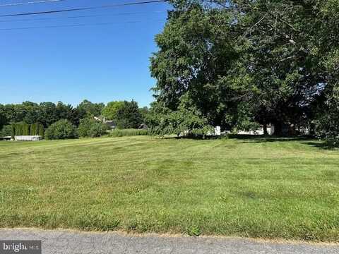 3946 LOCUST GROVE ROAD, COLUMBIA, PA 17512