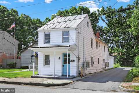 150 W PENN STREET, CARLISLE, PA 17013