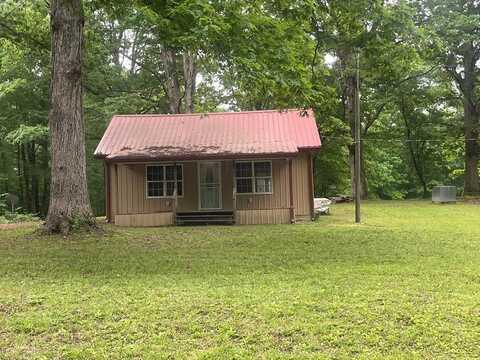 547 PRINCE RD, BIG SANDY, TN 38221