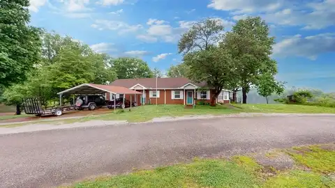 1090 Eva Harbor Rd., EVA, TN 38333