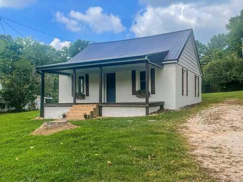 135 Washington Ave, CAMDEN, TN 38320