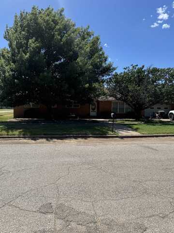 510 Shaw, Quanah, TX 79252