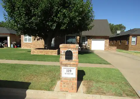 119 Sunset Dr, Hereford, TX 79045