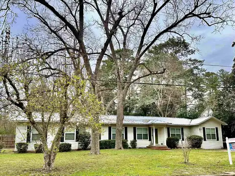 910 W Dogwood St., Woodville, TX 75979