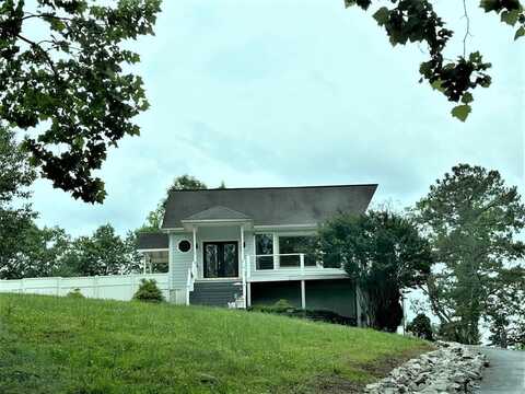 520 River Front Drive, SPARTA, TN 38583