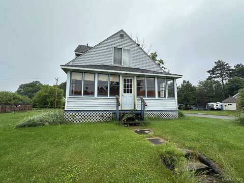 60 Oakwood, Gaastra, MI 49935