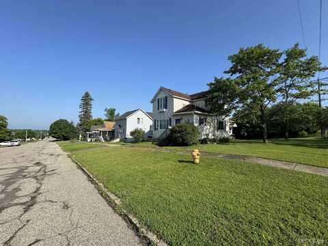 520 E D, Iron Mountain, MI 49801