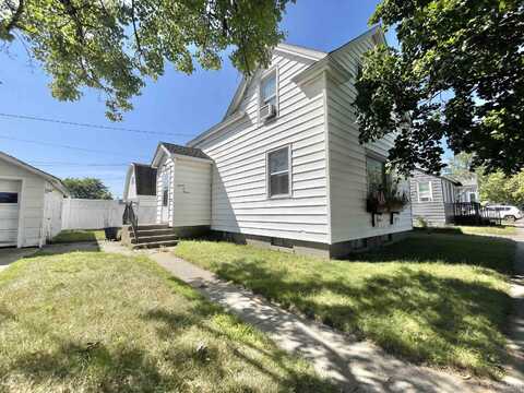 1507 S 5th, Escanaba, MI 49829