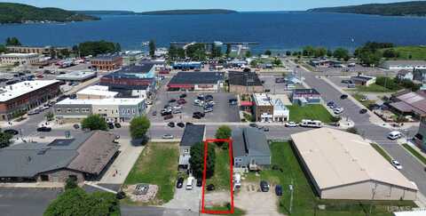 124 E Superior, Munising, MI 49862