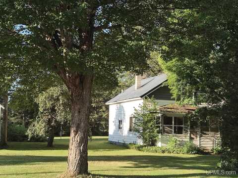 109 2nd, Iron River, MI 49935