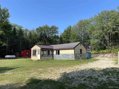 5798N Cal's Dr, Manistique, MI 49854