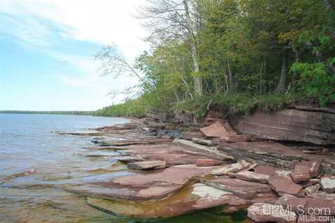 TBD Lakeshore, Ontonagon, MI 49953