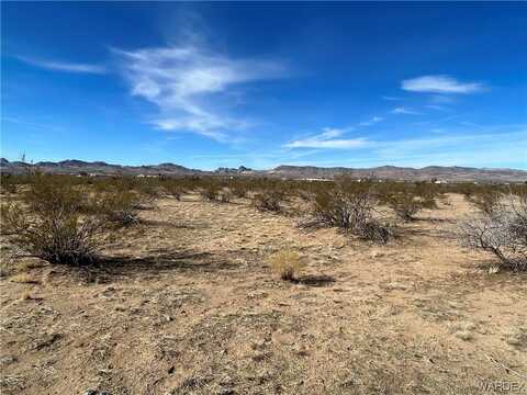 Lot 2 N Escuela, Golden Valley, AZ 86413