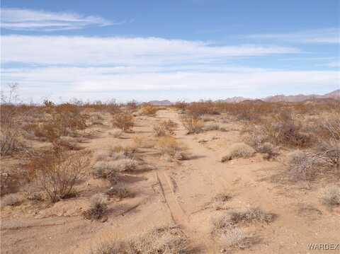 Lot 6 S2 S Ruby Road, Yucca, AZ 86438