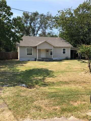 205 N Rusk Street, Groesbeck, TX 76642