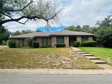 3900 Green Oak Drive, Waco, TX 76710