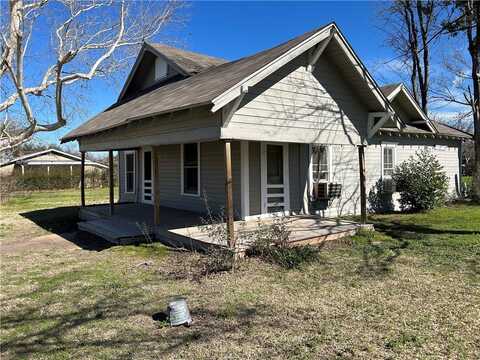 103 E Ave C, Rosebud, TX 76570