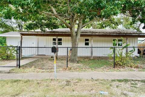 304 S Lone Star Parkway, Moody, TX 76557