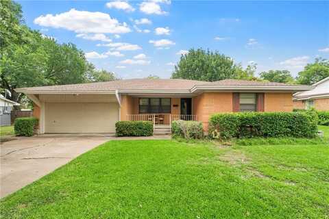 2131 Collins Drive, Waco, TX 76710