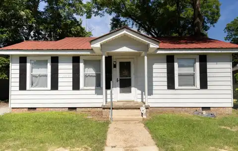 824 NE 2ND Ave, Fayette, AL 35555