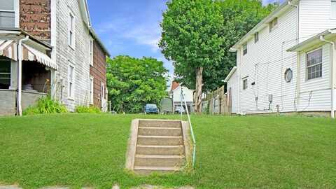 212 Tomlinson Avenue, Moundsville, WV 26041