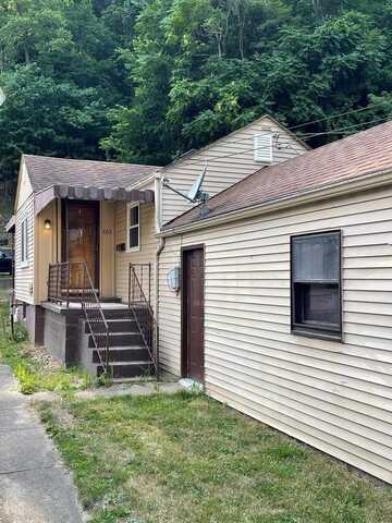 105 Roosevelt Avenue, Benwood, WV 26031