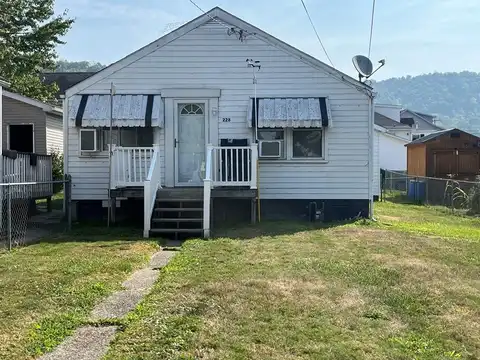 228 Mulberry Avenue, Moundsville, WV 26041