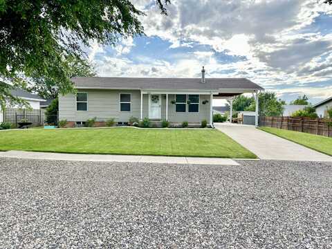 415 N 200 E, Parowan, UT 84761