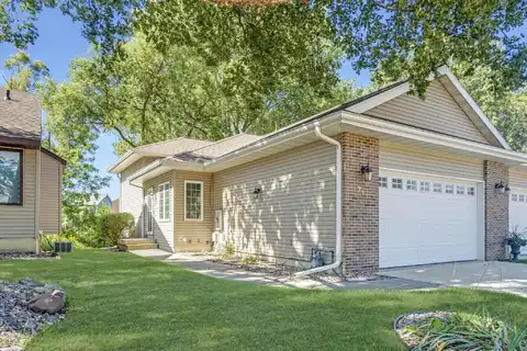 711 Stanwood Drive, Cedar Falls, IA 50613