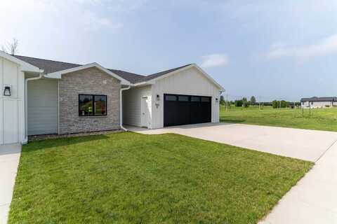 1502 Prairie Drive, Grundy Center, IA 50638