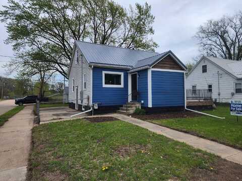 2646 E 4th Street, Waterloo, IA 50703