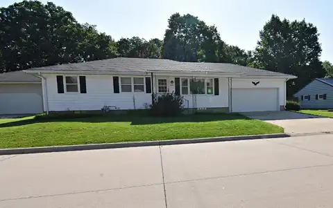 208 12th Ave. N.E., Independence, IA 50644