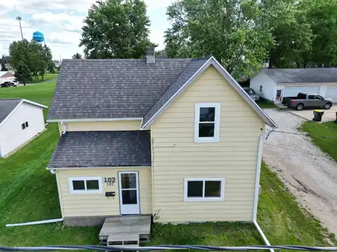 102 SW 5th Avenue, Waukon, IA 52172