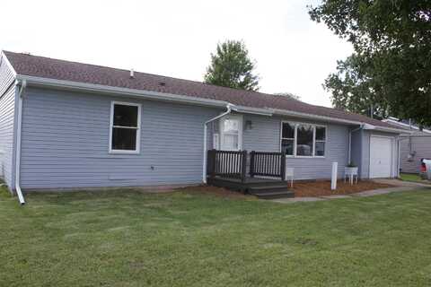 515 Walnut Court, Waverly, IA 50677