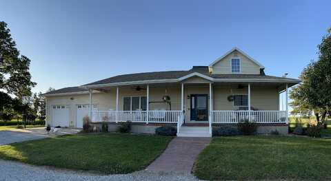 1882 Viking Avenue, Sumner, IA 50674