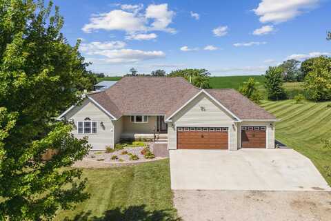 346 Picnic Woods Drive, Waukon, IA 52172