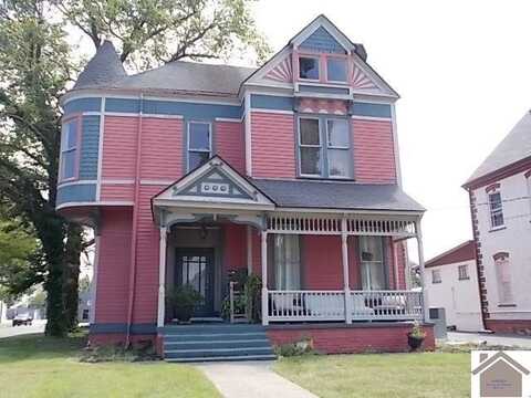 802 Jefferson, Paducah, KY 42001