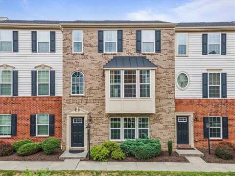 2803 Pointe View Dr, Adamstown, PA 16046