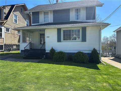 210 E Hillcrest Ave, New Castle, PA 16105