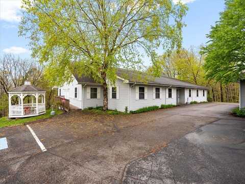 9528 Goehring Rd, Cranberry Twp, PA 16066