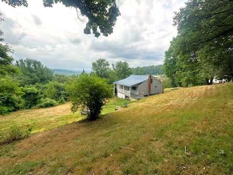 211 Fayette St, Donegal, PA 15628