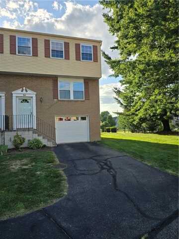 5 Springwood Sq, Springdale, PA 15049