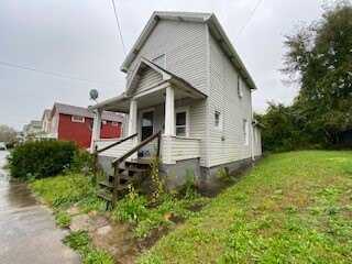 112 S Cedar St, New Castle, PA 16102