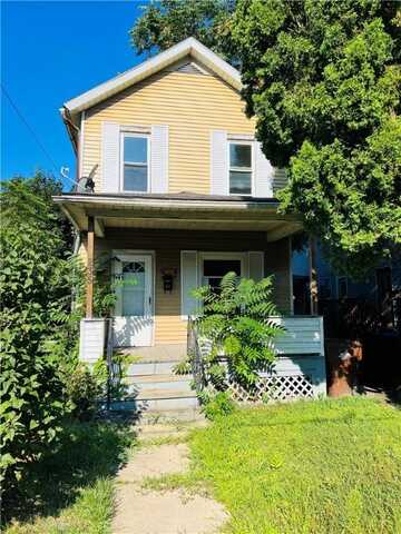 235 Jefferson Ave, Sharon, PA 16146