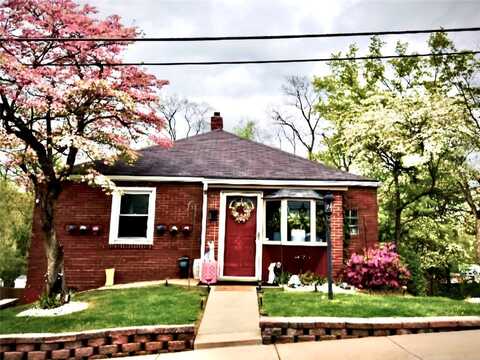 201 Esther Ave, New Kensington, PA 15068