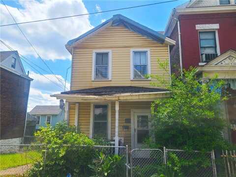 416 Mills Ave, Braddock, PA 15104