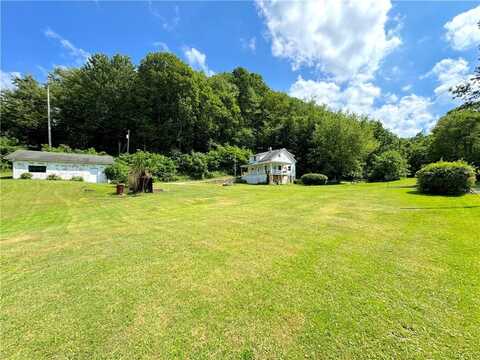 195 King Thorne Rd, Hempfield Twp - WML, PA 15639