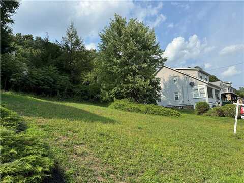 646 6th St, Beaver, PA 15009